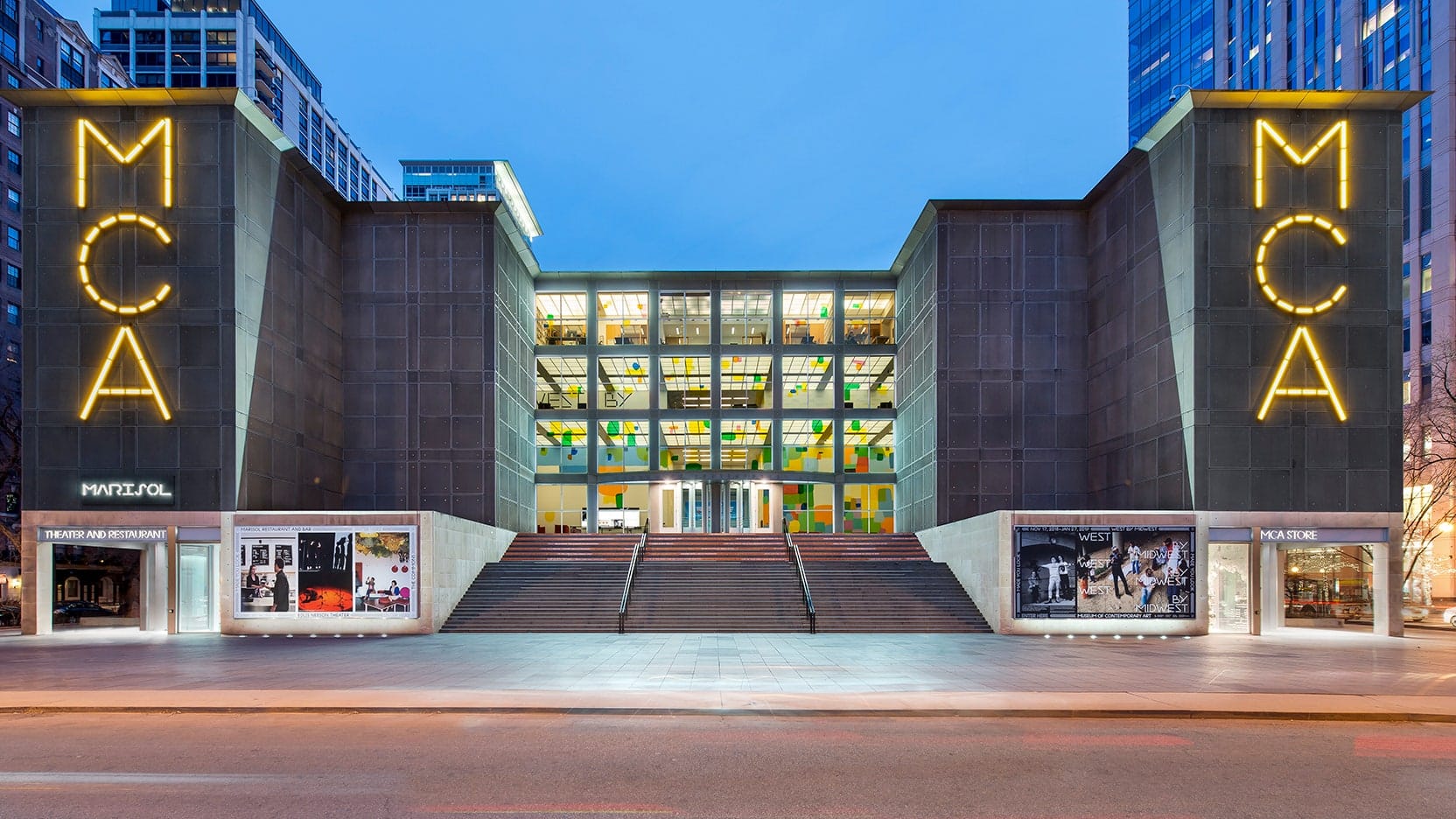 mca building. photo by peter mccullough, © mca chicago.1651551363