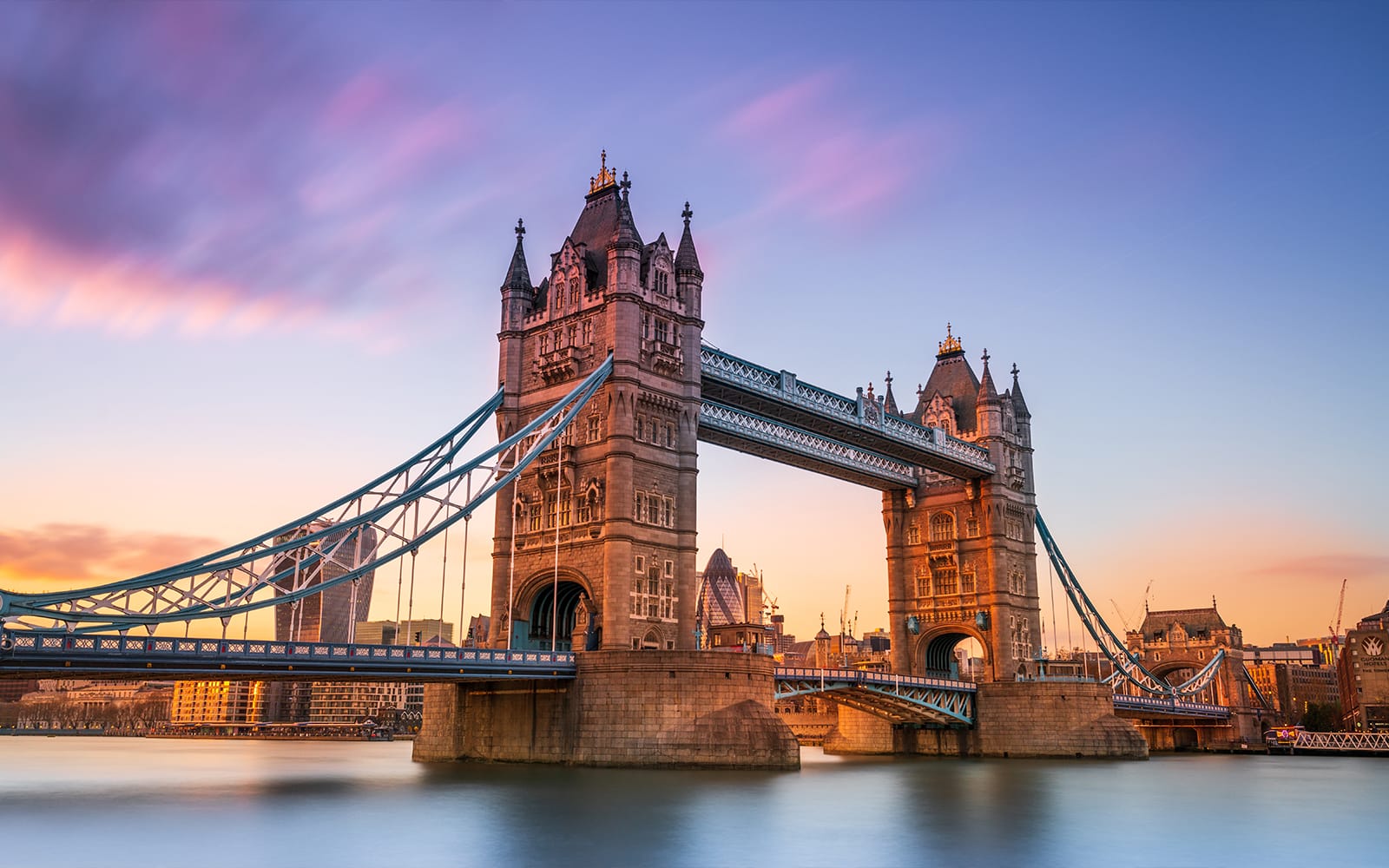 db48a90d442343a3153acc31fa839a50 best time to visit london tower bridge302074875