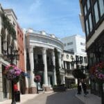 The Ultimate Guide to Shopping in the USA: Tips, Deals, and Must-Visit Stores